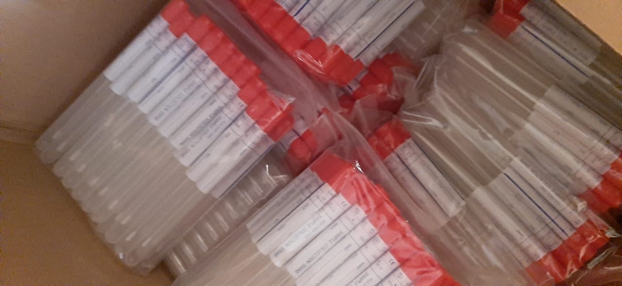 Examination couch with stirrups - Image 8