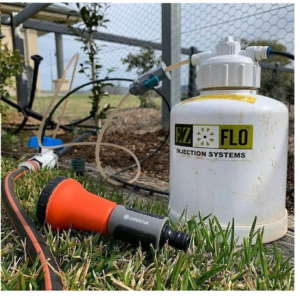 Alternative view of Ez-Flo 3.8L Fertilizer Injector